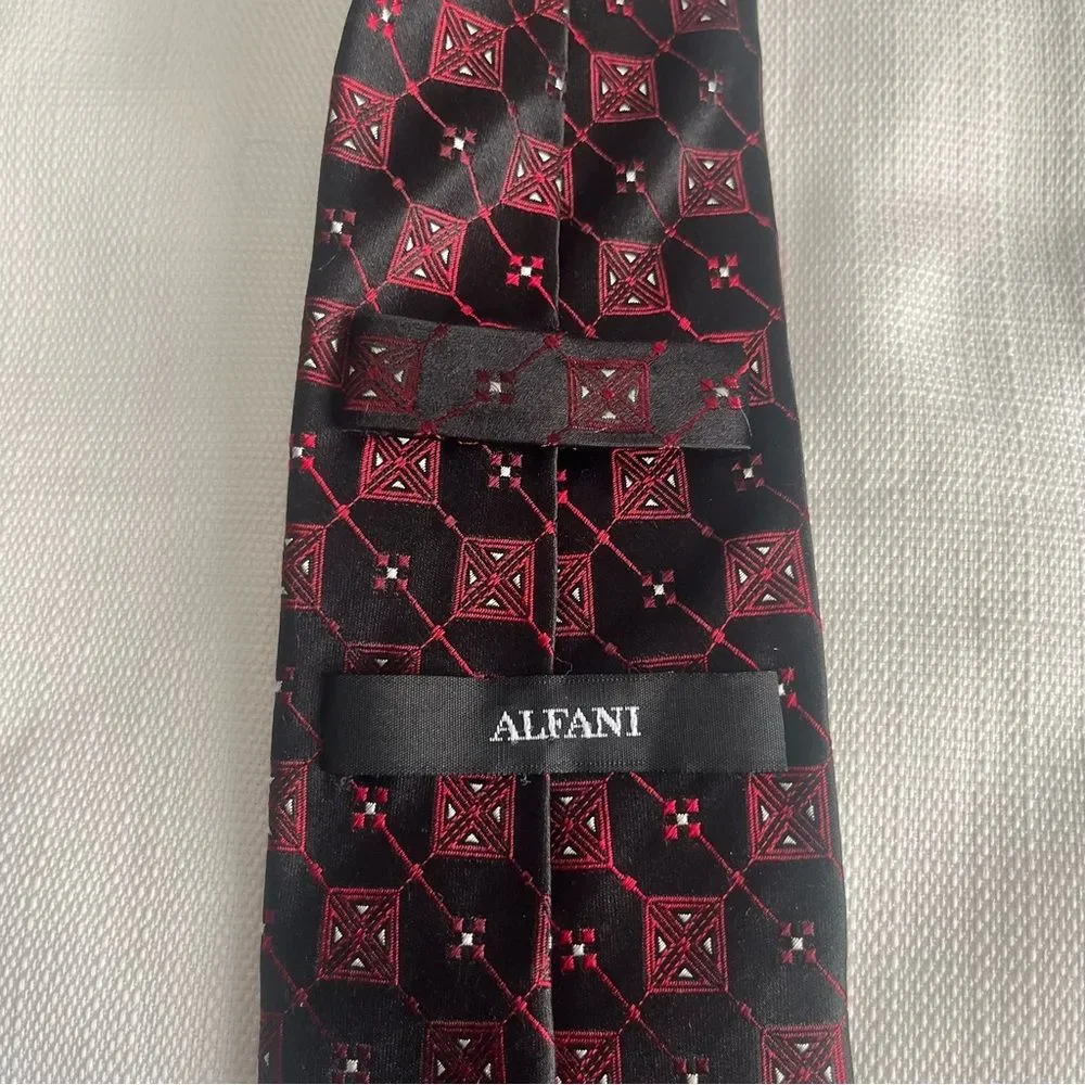 Vintage Alfani Silk Red Black Necktie Tie